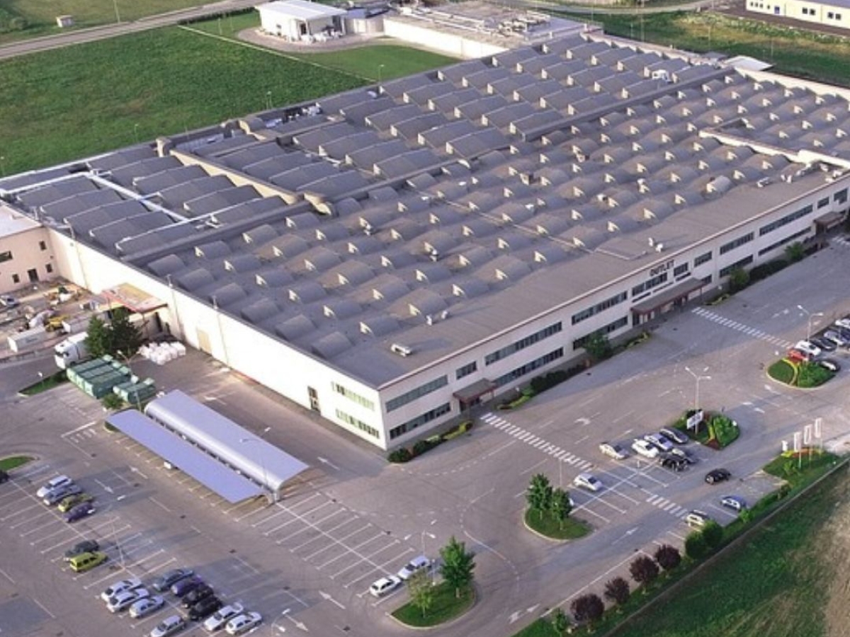 An image of a commercial facility